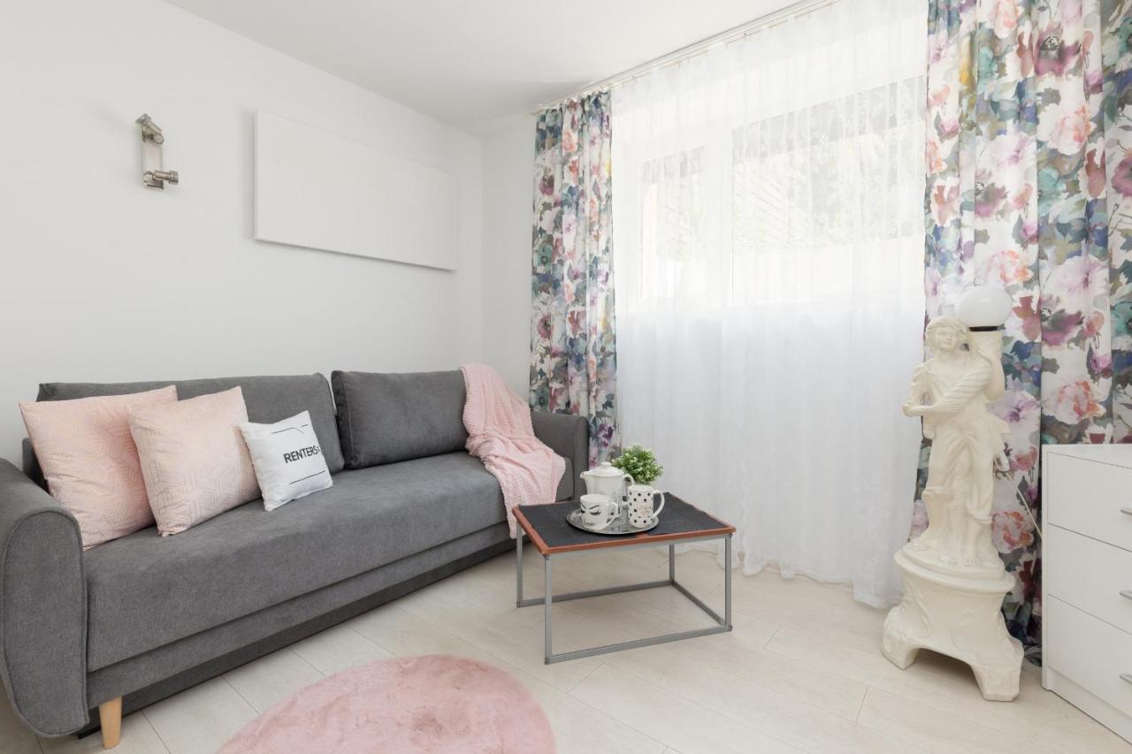 Affordable Underground Studio Near Pge Narodowy By Noclegi Renters Warsaw Ngoại thất bức ảnh